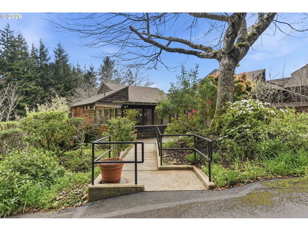 1310 Ingersoll St, Coos Bay