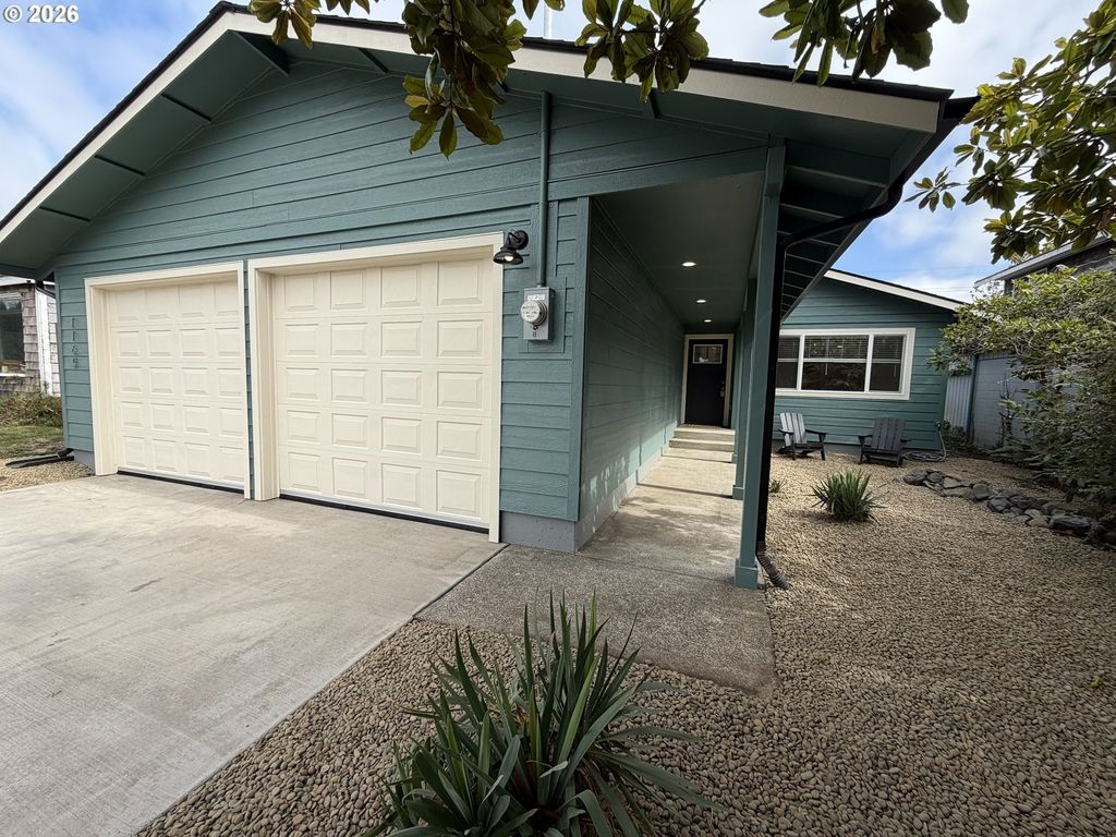 1165 Ne Broadway St, Waldport
