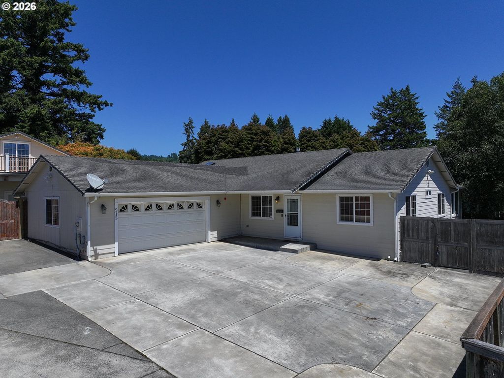 912 Easy St, Brookings