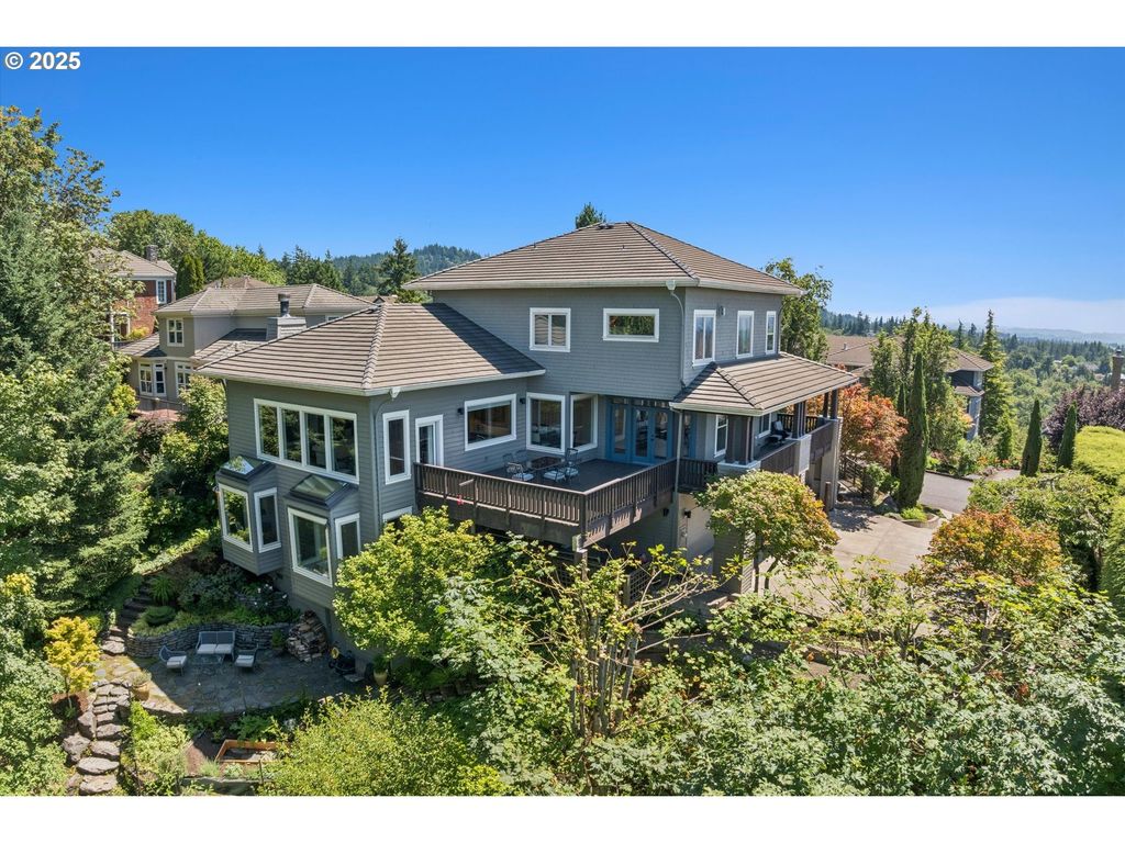 2323 Nw Pinnacle Dr, Portland