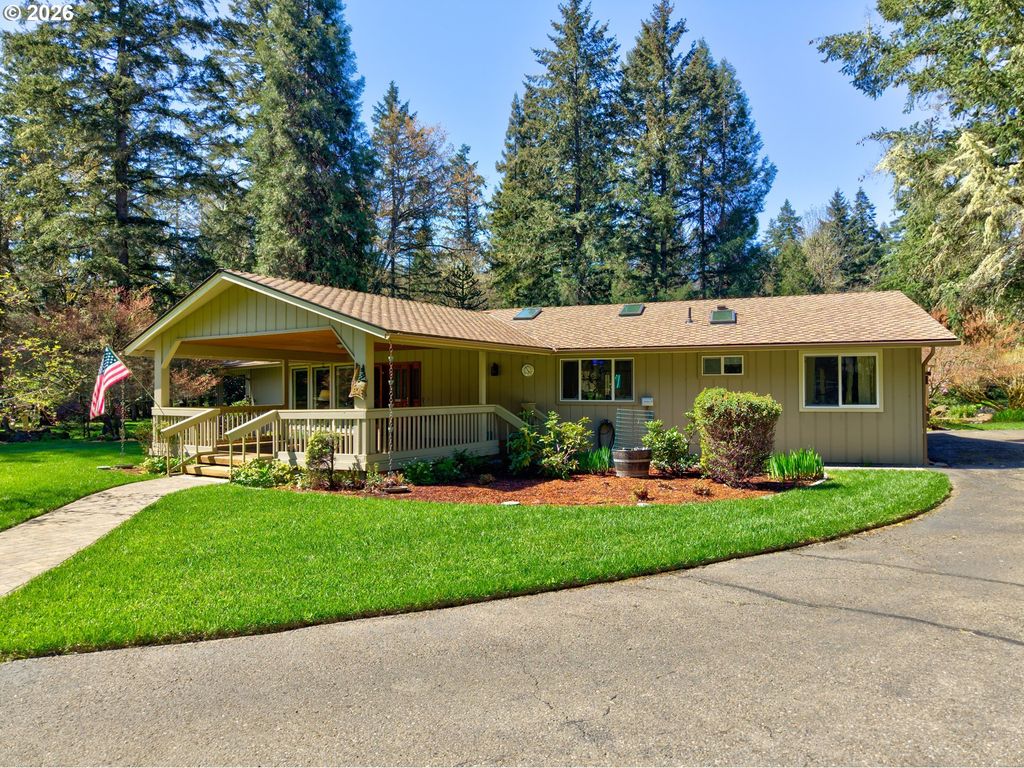 738 Elgarose Rd, Roseburg