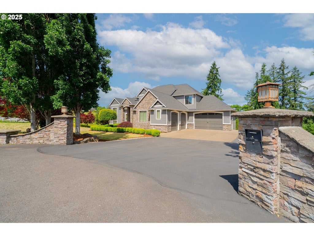 21106 Nw 3rd Ct, Ridgefield