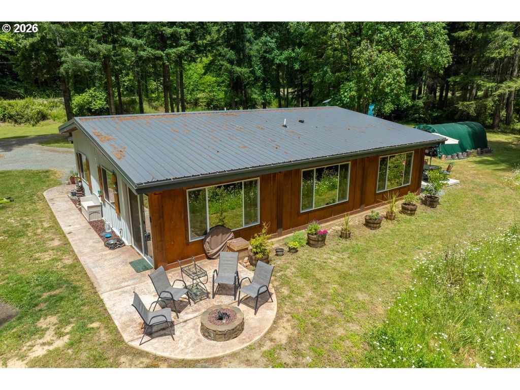 20736 Highway 42, Myrtle Point