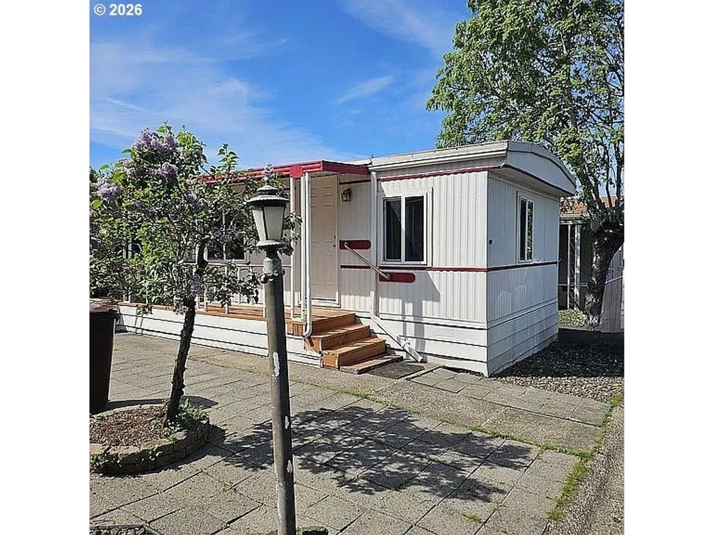 21100 Ne Sandy Blvd 32, Fairview