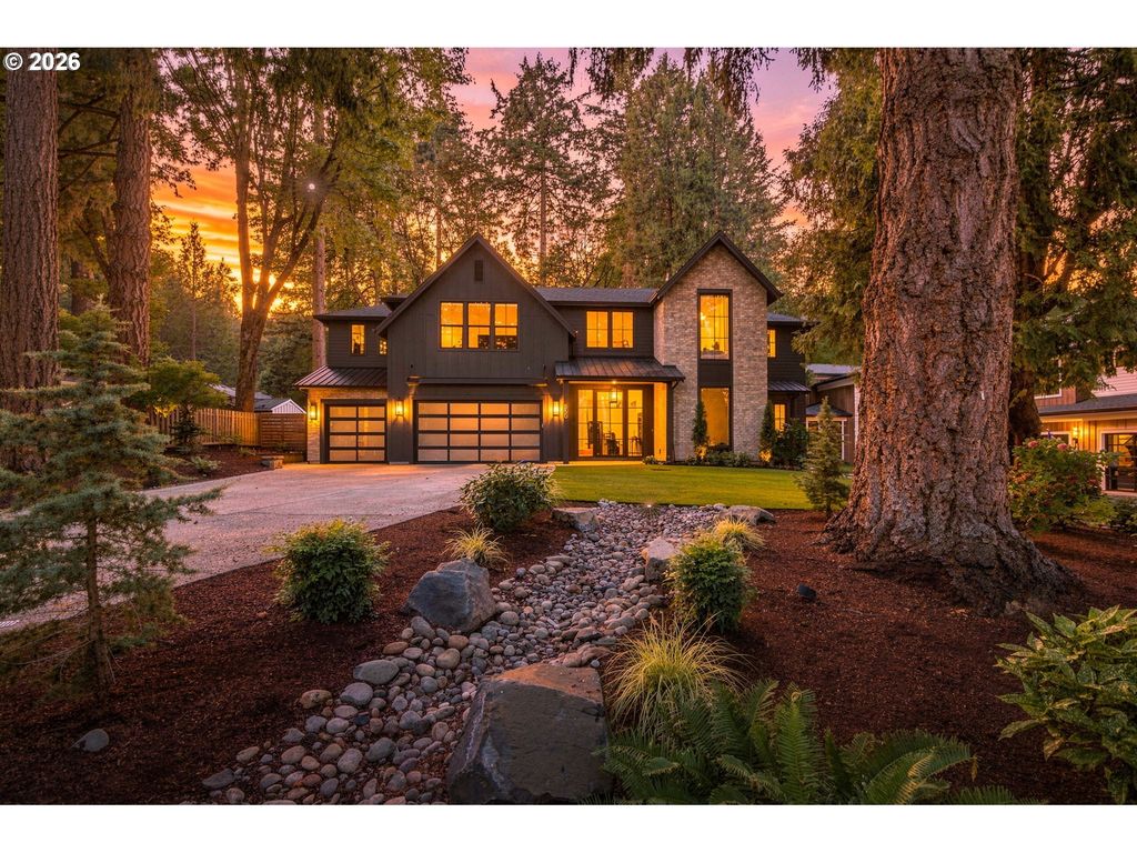 850 York Rd, Lake Oswego