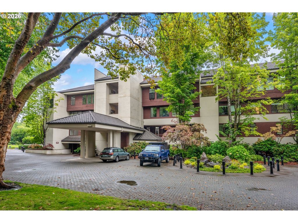 5250 S Landing Square Dr, Portland