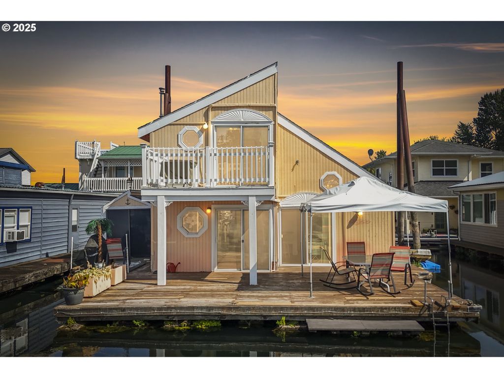 18989 Ne Marine Dr 26, Portland