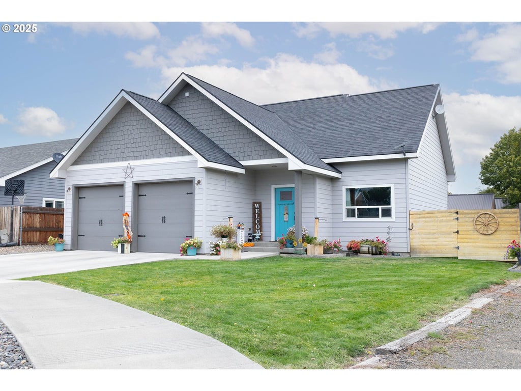 2505 Starlight Dr, La Grande