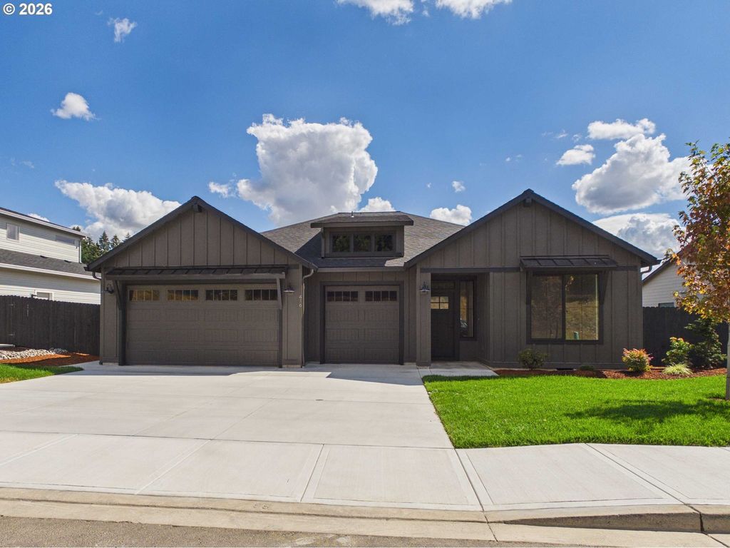 416 W 20th Way, La Center