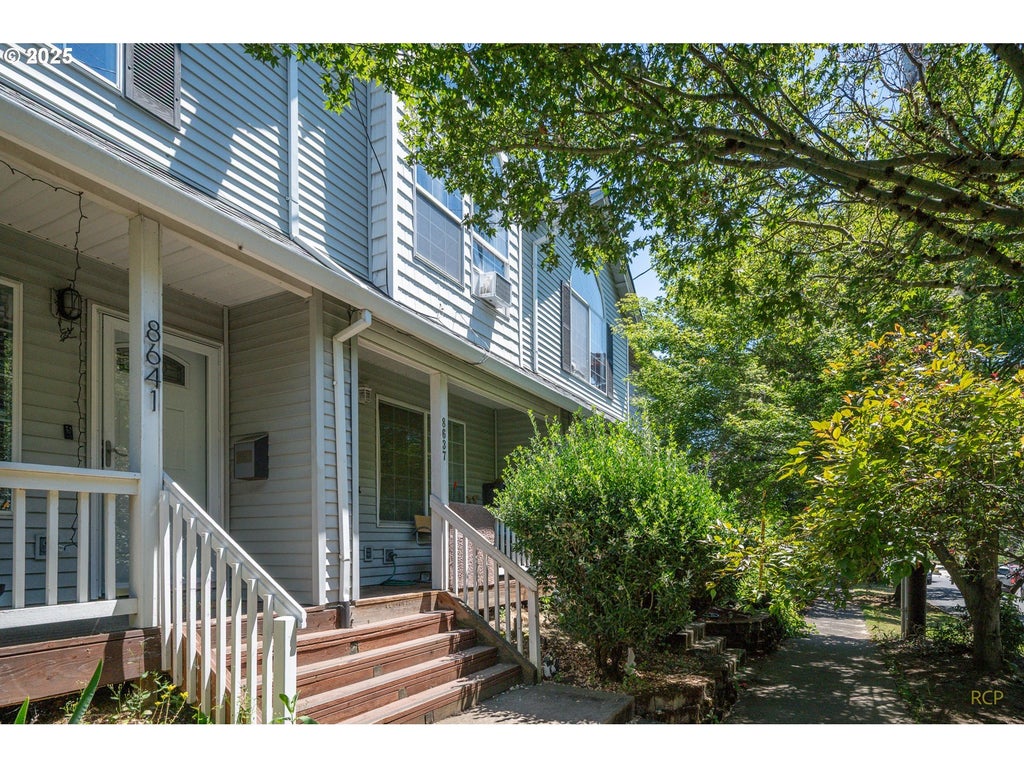 8637 N Willamette Blvd, Portland
