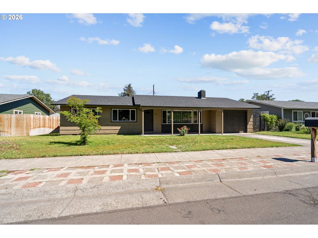 770 W Pine Ave, Hermiston