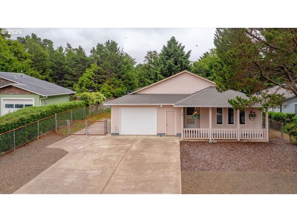 50 Pacific St, Depoe Bay
