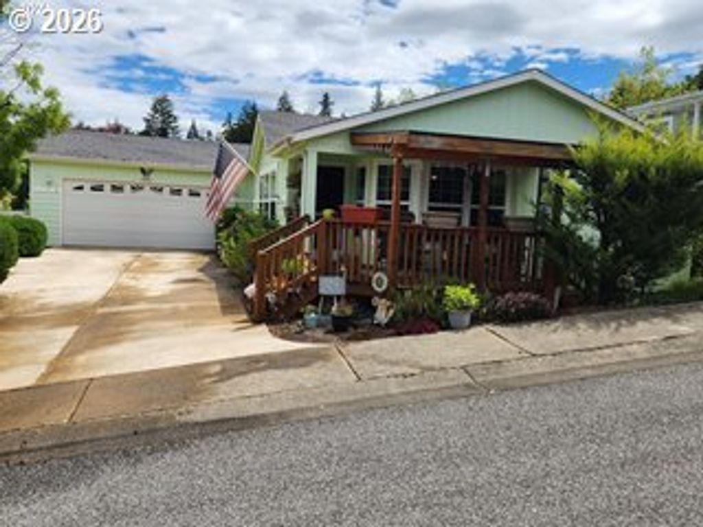 126 Kimberly Way, Canyonville