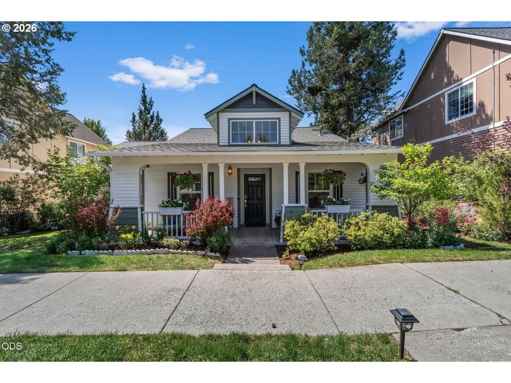 20621 Couples Ln, Bend