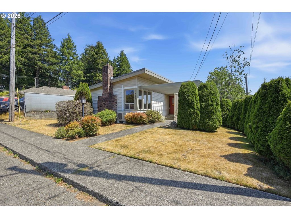 1464 N 14th St, Coos Bay