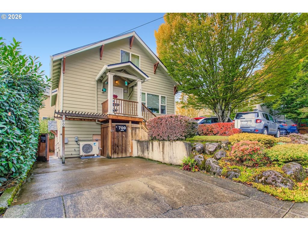 700 Barton Ave, Gladstone