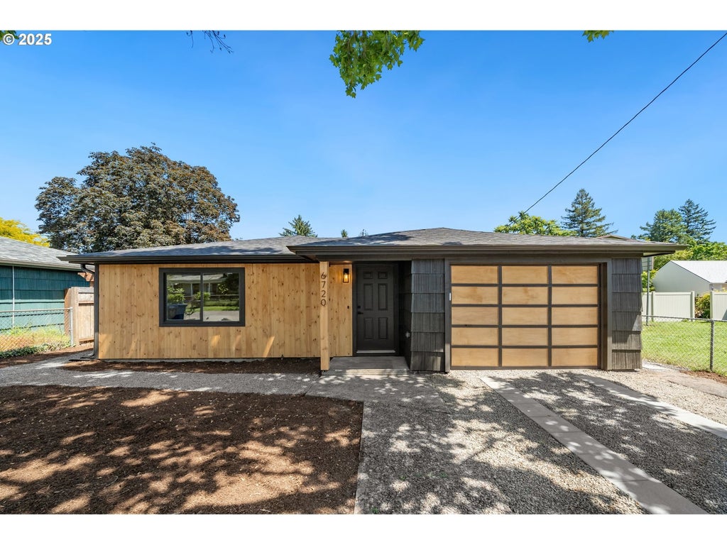 6720 Se 70th Ave, Portland