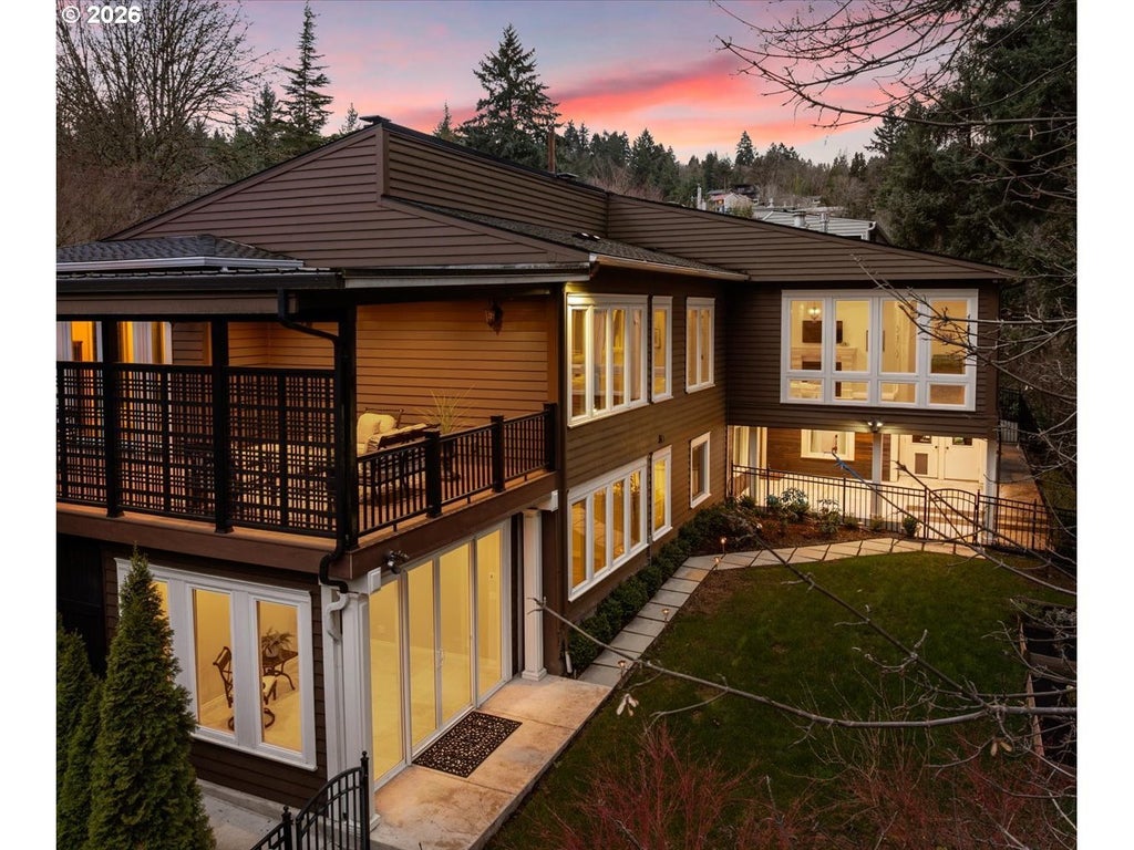 2744 Sw Sherwood Dr, Portland