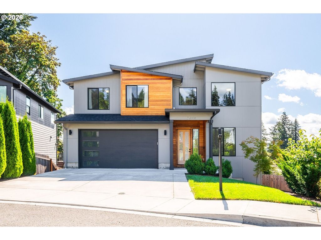 2400 N S St, Washougal