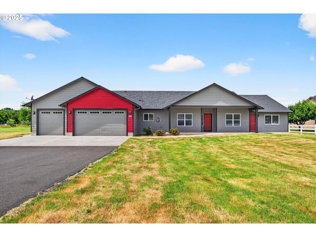 55 Monroe Dr, Cathlamet