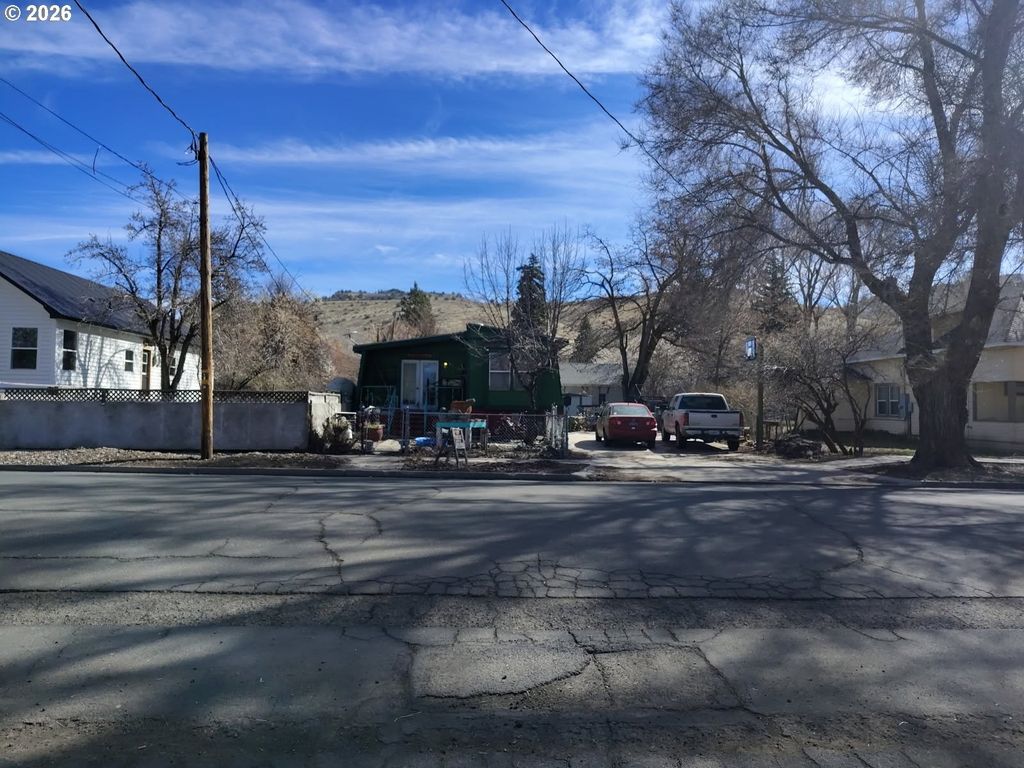 235 S H St, Lakeview