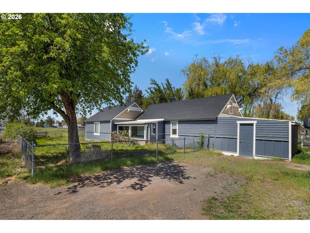 847 C Ave, Terrebonne
