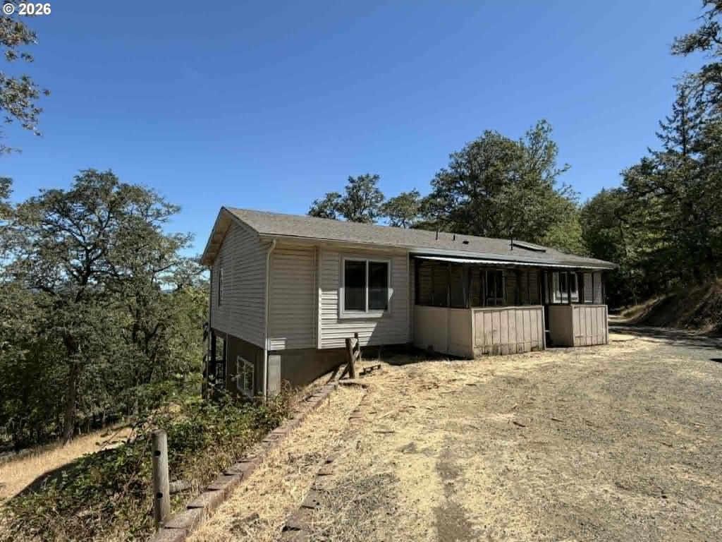 338 Topaz Ln, Roseburg