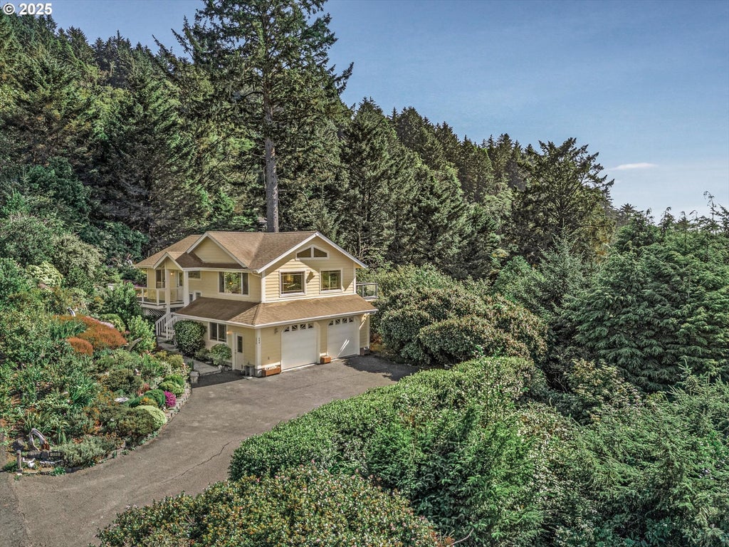 350 Hill Ct, Yachats