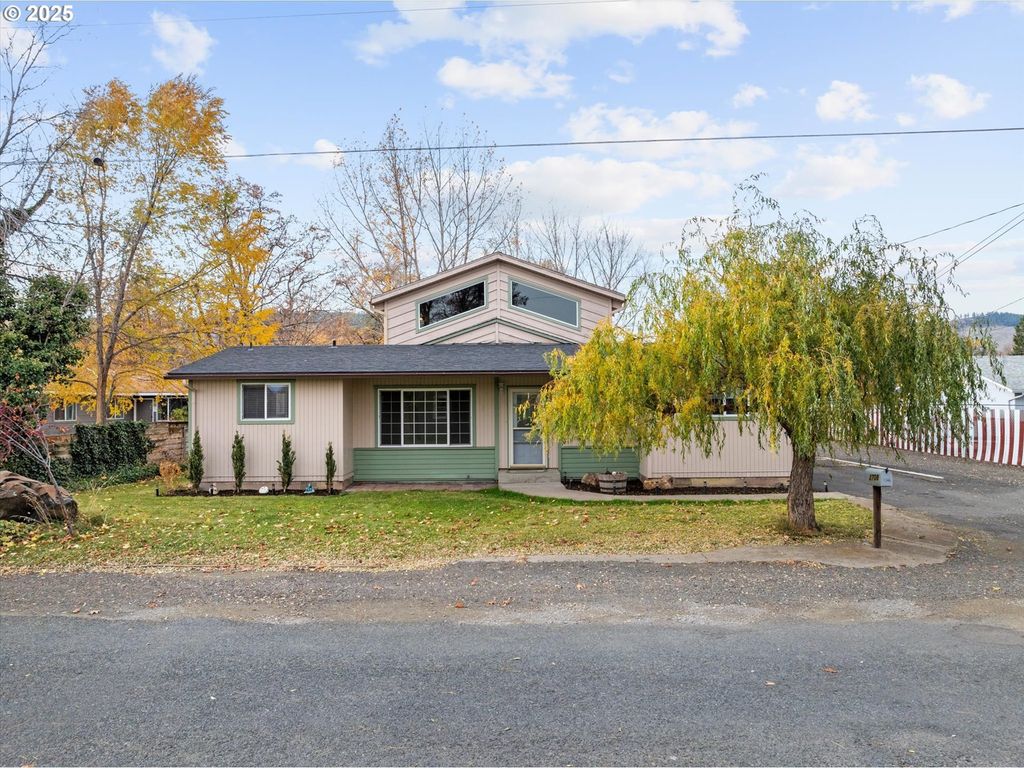 2708 N Depot St, La Grande
