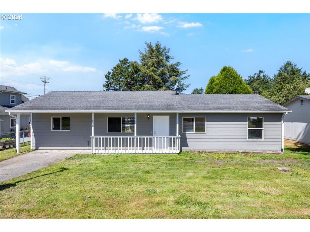 807 N 2nd St, Brookings