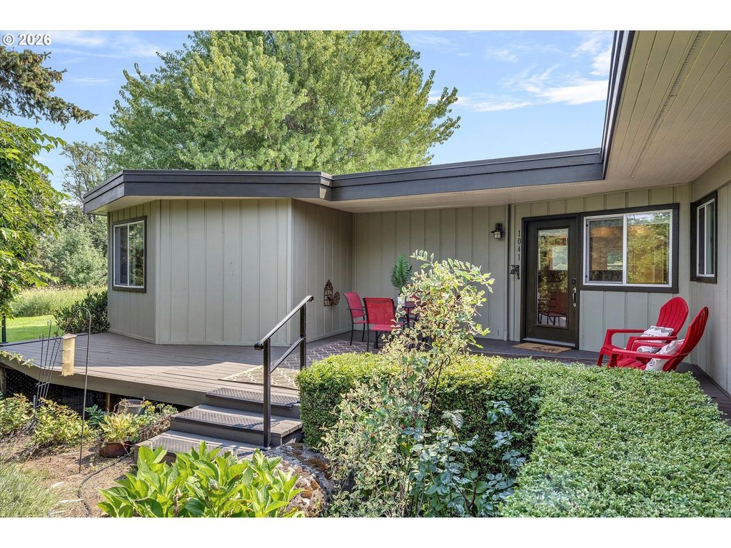 1041 Cannon Dr, Hood River