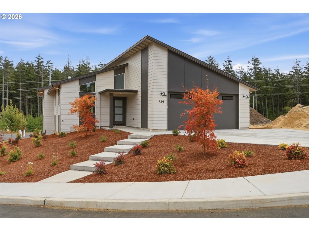726 Se 42nd Pl, Newport