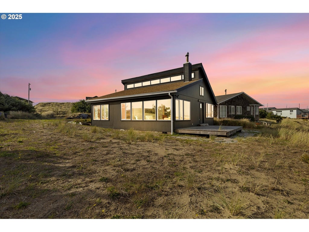 505 Nw Oceania Dr, Waldport