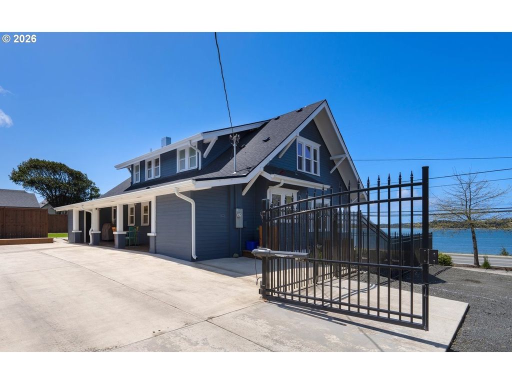 363 S Empire Blvd, Coos Bay