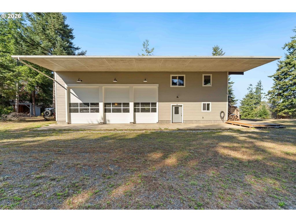 56227 Wisteria Dr, Bandon