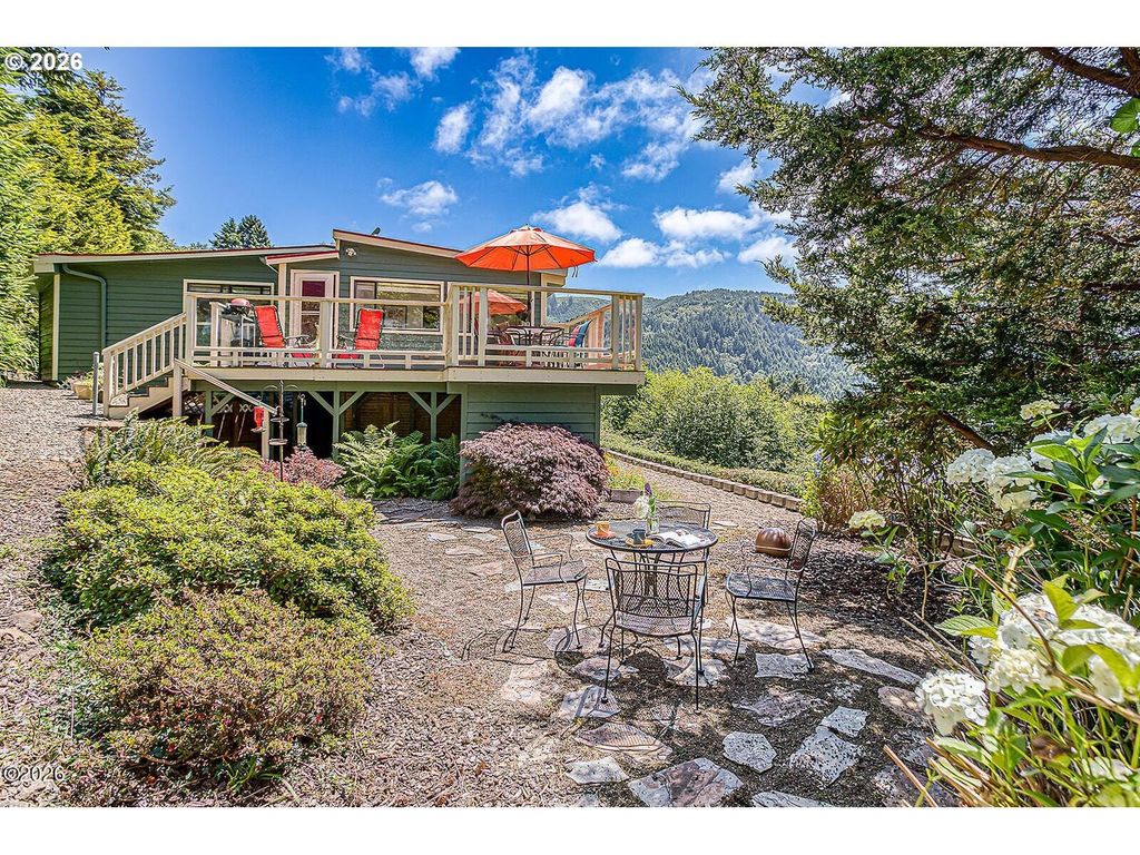 355 Horizon Hill Rd, Yachats