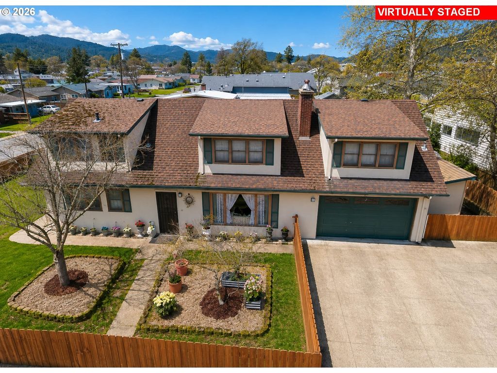 212 Park St, Riddle