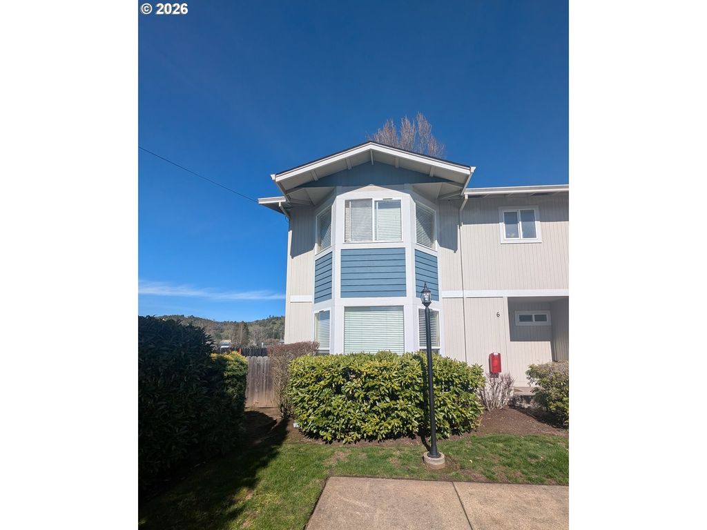 202 Ne Rifle Range St 6, Roseburg
