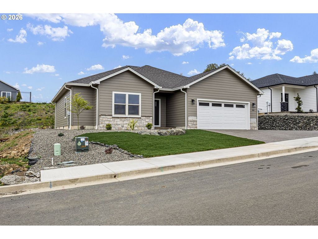 925 Sand Pines Ave, Sutherlin