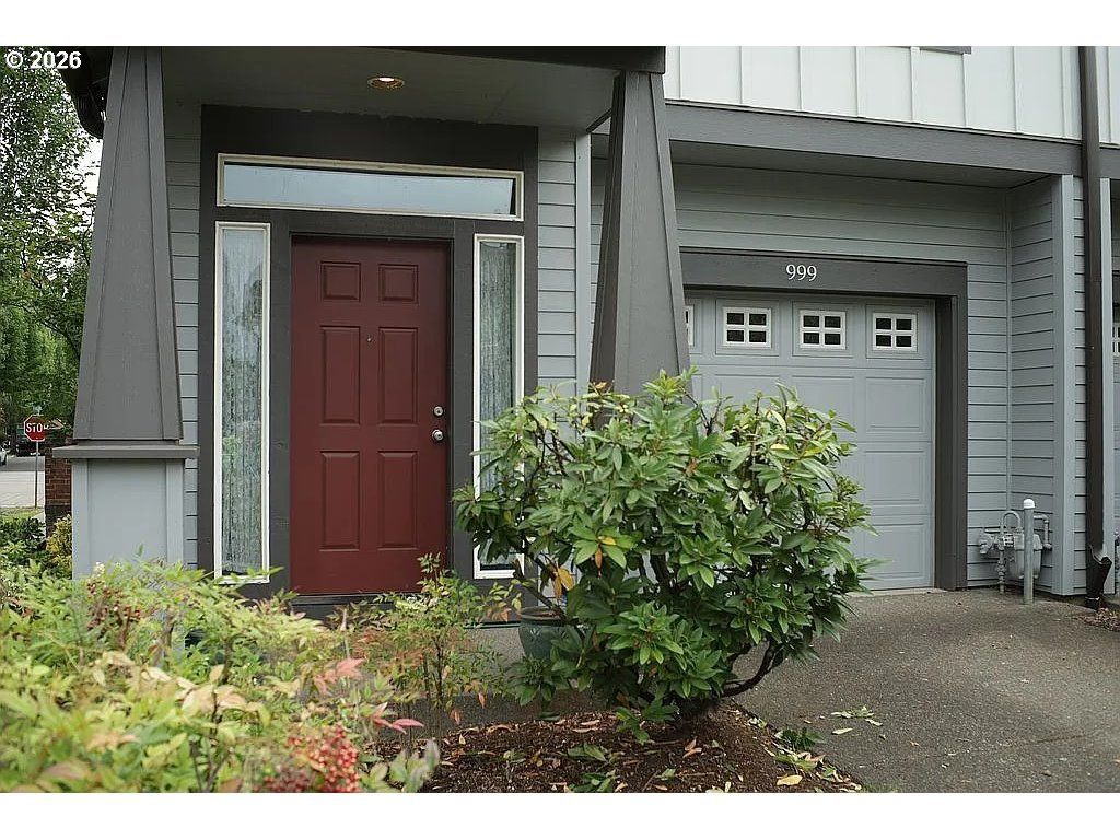 999 Se Sacha Pl, Hillsboro