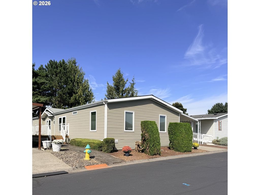 51527 Se Oak Grove Dr, Scappoose