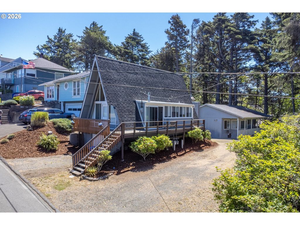 1556 Nw 25th St, Lincoln City