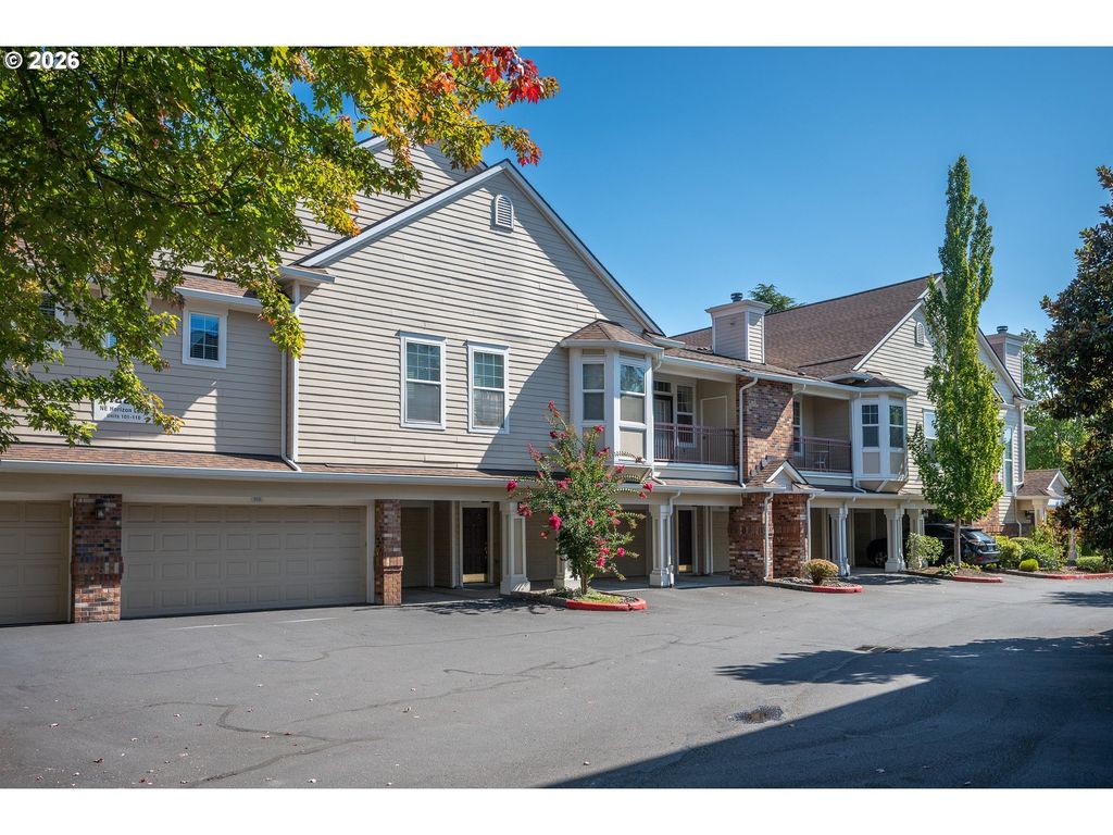 1220 Ne Horizon Loop 106, Hillsboro