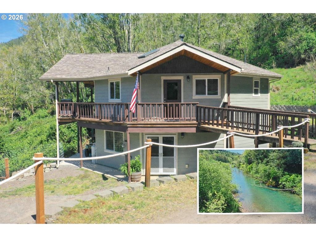 17638 Lewis Creek Rd, Brookings