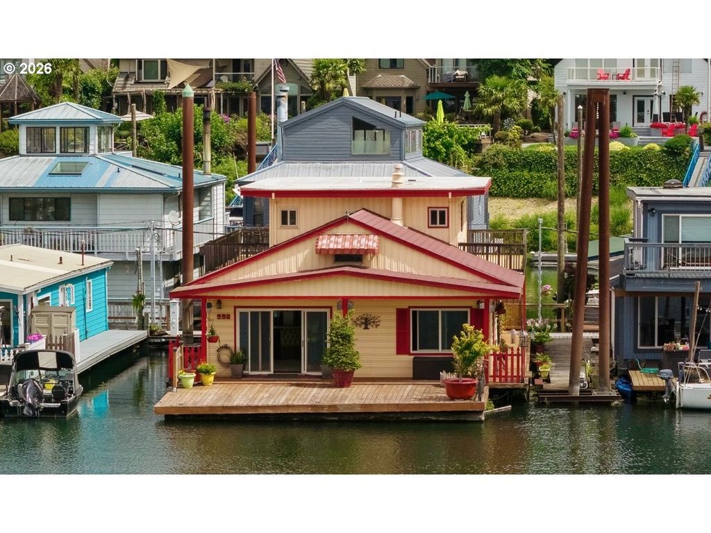 550 N Tomahawk Island Dr., Portland