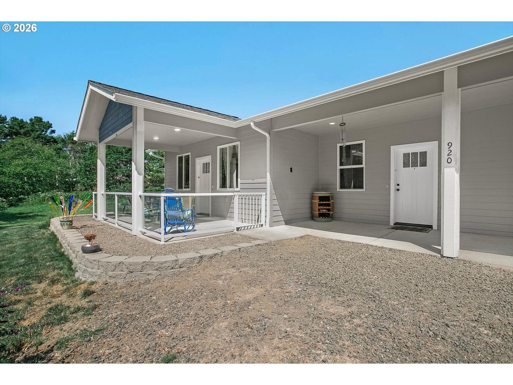 920 Sw Tillicum Dr, Waldport