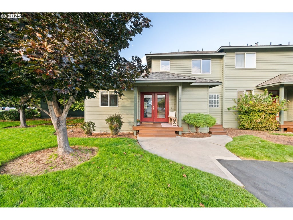 1100 Golden Pheasant Dr, Redmond