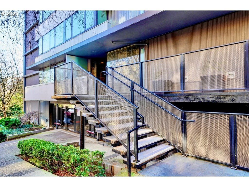 2020 Sw Main St 402, Portland