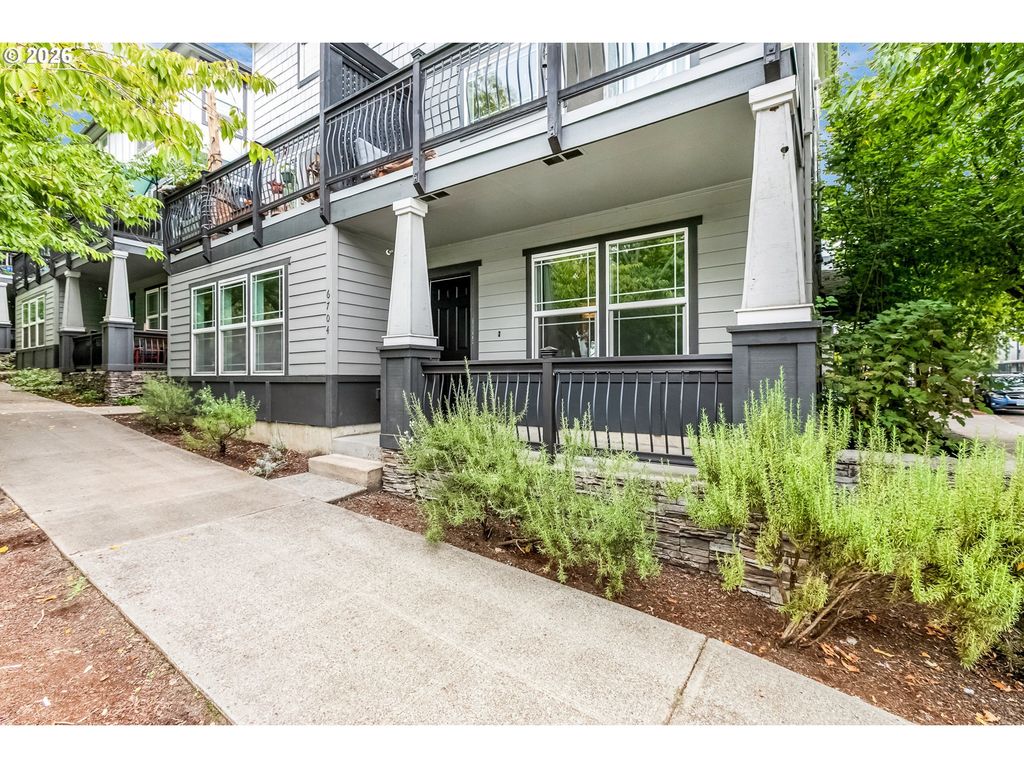 6704 N Pittsburg Ave, Portland
