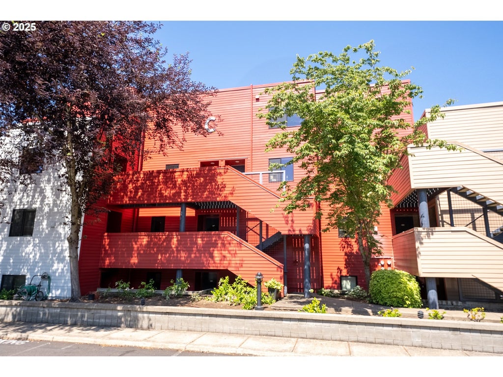 710 Nw Naito Pkwy C12, Portland